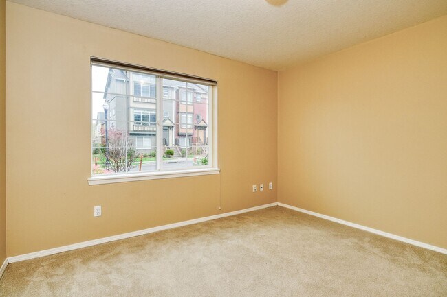 Building Photo - Spectacular 3 Bedroom, 3.5 Bathroom Townhome in Scenic Arbor Station.