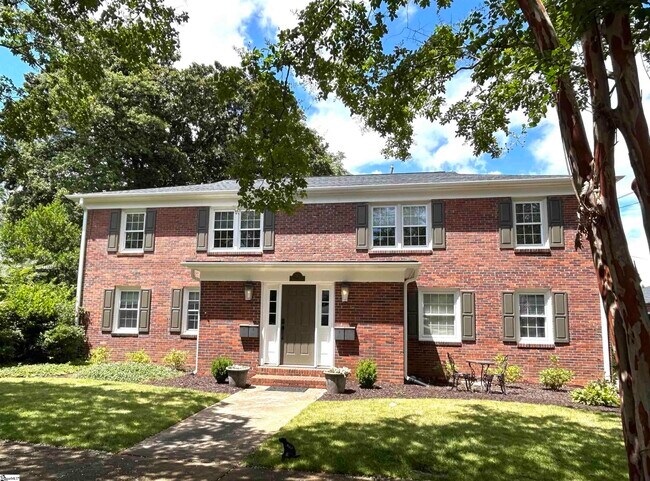 Primary Photo - 5 Whitsett St