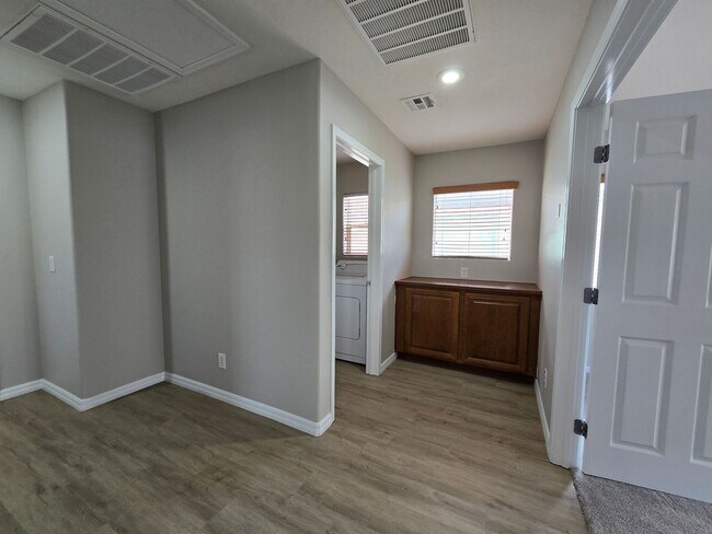 Building Photo - Rhodes Ranch 2 Story Rental