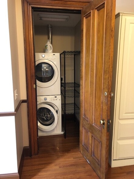 Building Photo - 249 Islington St