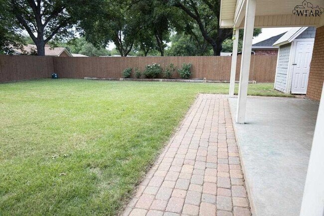 Building Photo - 2824 Barrywood Dr