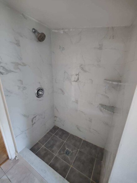 Building Photo - 67 Holland Ave