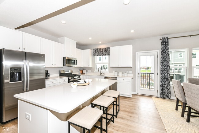 Building Photo - 5985 Rancho Dr