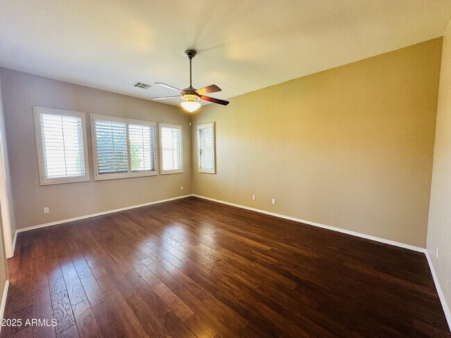 Building Photo - 2720 E Hazeltine Way