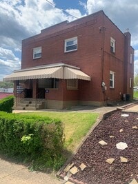 Building Photo - Spacious 2-bedroom 1-bath Townhome, Christy Park McK