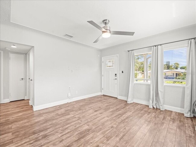 Building Photo - 2200 Capri Dr