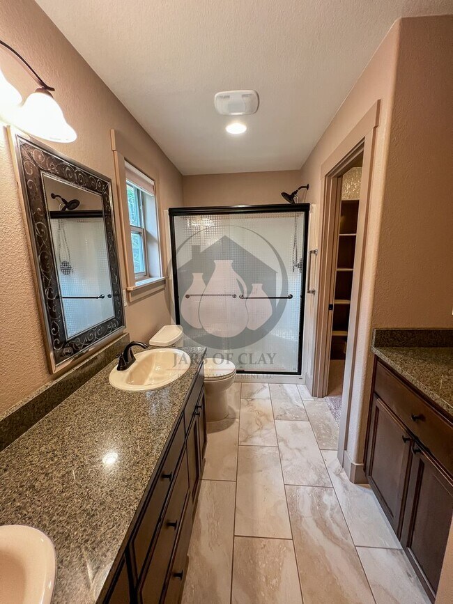 Building Photo - Beautiful South Salem Home - MOVE IN READY!