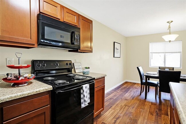 Building Photo - 3771 Cornell Dr