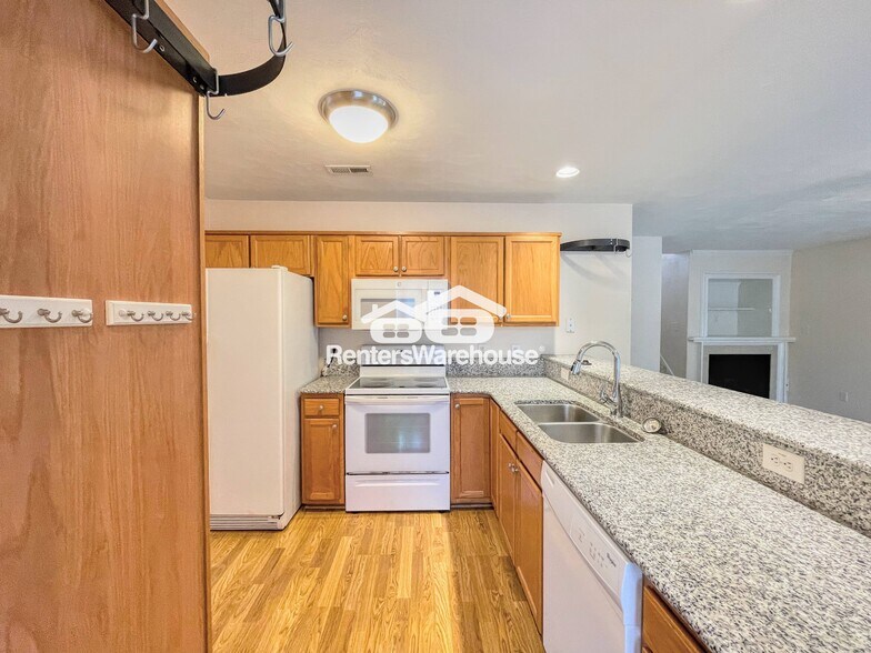 Building Photo - 4816 Kennebeck Ave