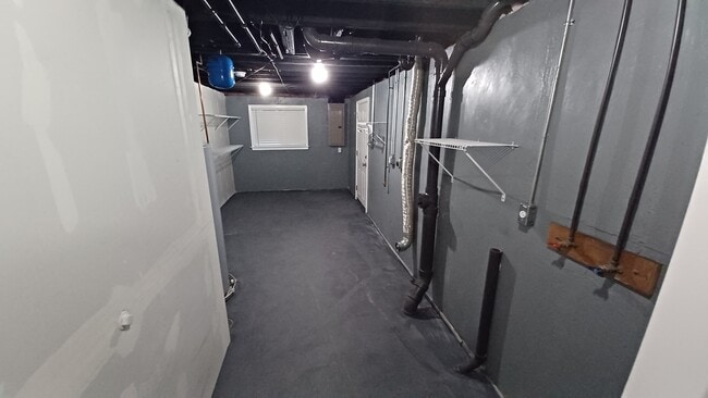 Building Photo - 1836 Engle