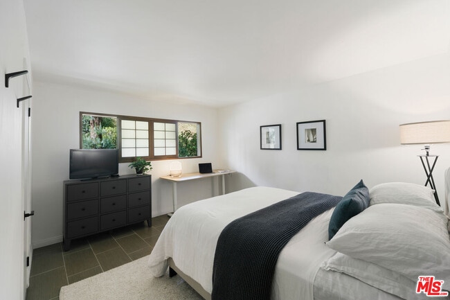 Building Photo - 2700 Cahuenga Blvd