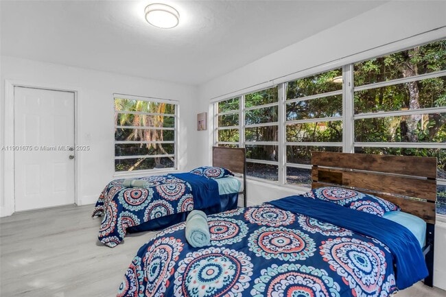 Building Photo - 230 NE 2nd Pl