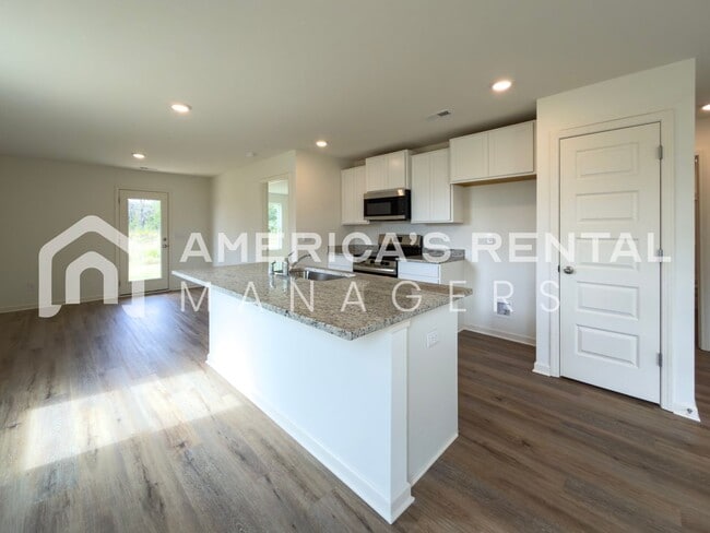 Building Photo - Coming Soon! Available to View Now!!