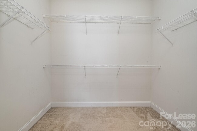 Building Photo - 1000 E Woodlawn Rd