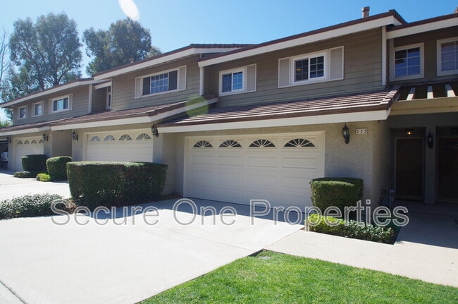 Building Photo - 235 Hill Ranch Dr