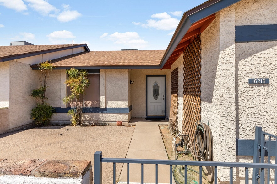 Building Photo - 16216 N 16th Pl