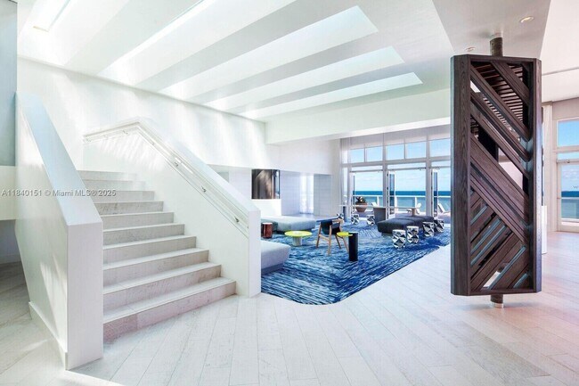 Building Photo - 3101 Bayshore Dr
