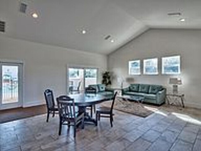 Building Photo - NEW 3B/2.5B Destin Oaks TOWNHOME available...