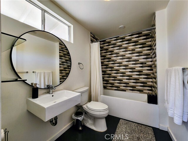 Building Photo - 2499 S Palm Canyon Dr