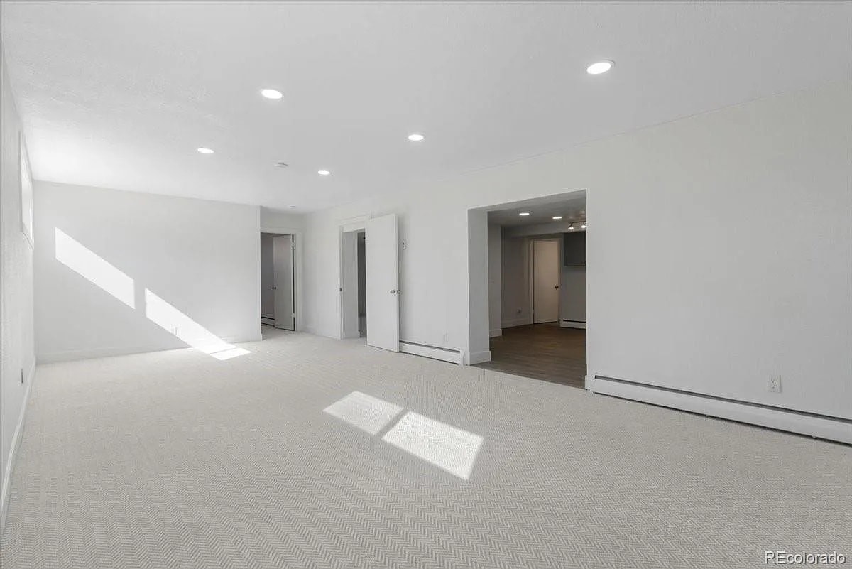 Building Photo - 4016 Milwaukee St