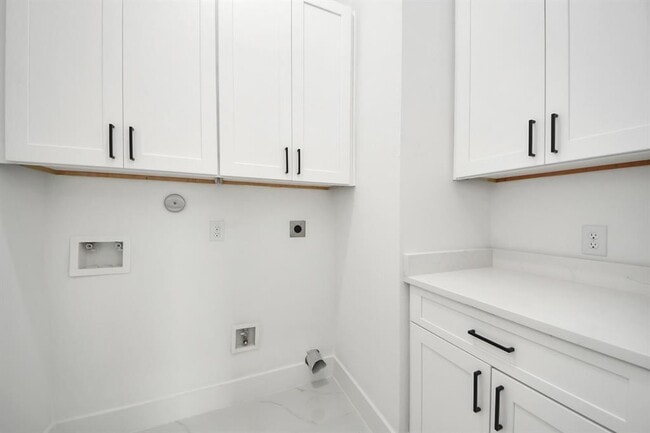 Building Photo - 8311 Venus St