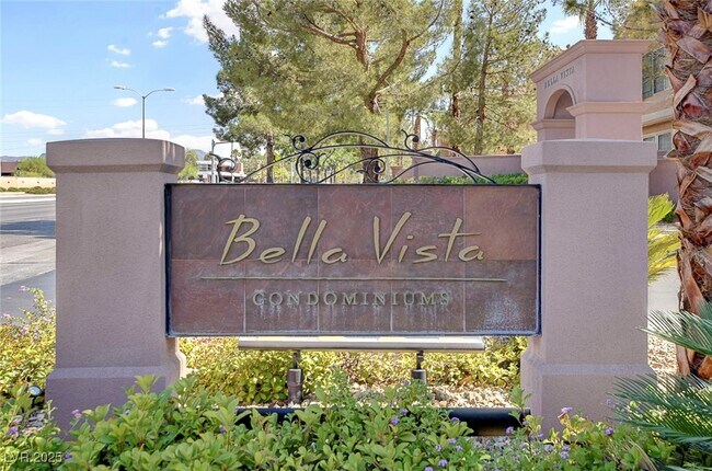 Building Photo - 251 S Green Valley Pkwy