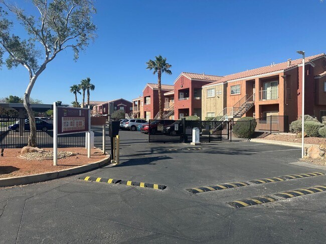 Building Photo - NE Near Nellis! Gated! Community Pool, Spa...
