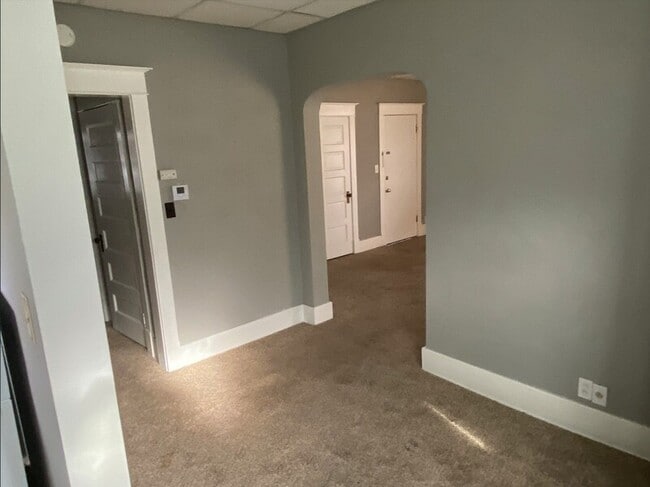 Building Photo - 1727 S 13th St