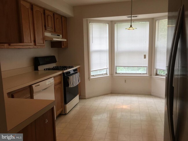 Building Photo - 307 Trinity Ct