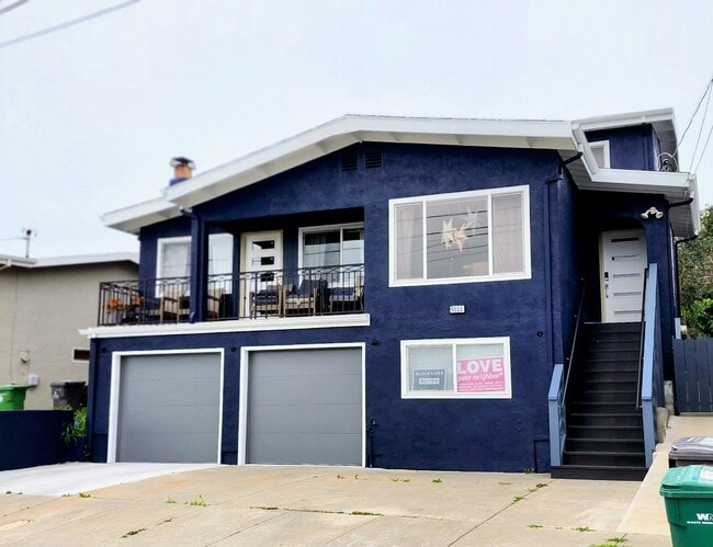 Building Photo - 6558 Simson St