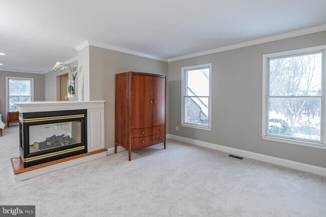 Building Photo - 497 Christopher Dr