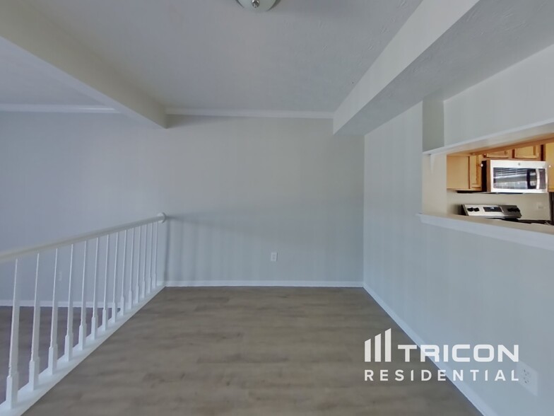 Building Photo - 6 Dancer Ct