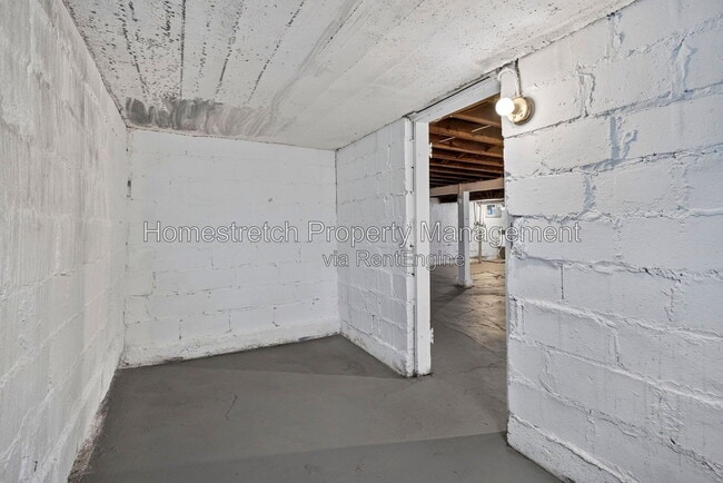 Building Photo - 9006 Baroda Ave