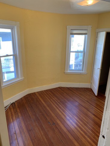 Primary Photo - 10 Tovar St