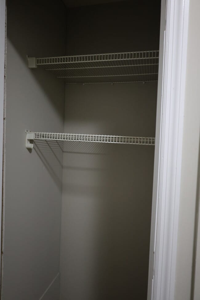 Building Photo - 104 Catherine Ave