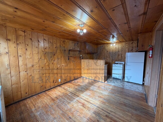 Building Photo - 1 Bedroom 1 Bathroom Apartment