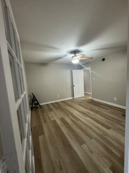 Building Photo - 2585 Marilee Ln