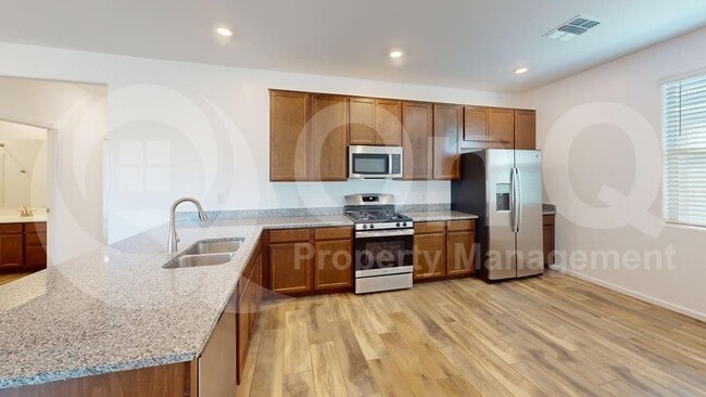 Building Photo - 7110 W Ferntree Ln