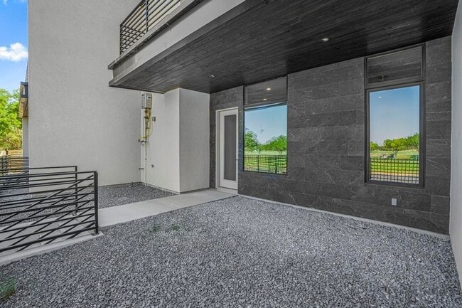 Building Photo - 8120 Stillmeadow Ct