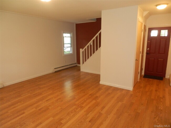 Building Photo - 28 Strawtown Rd