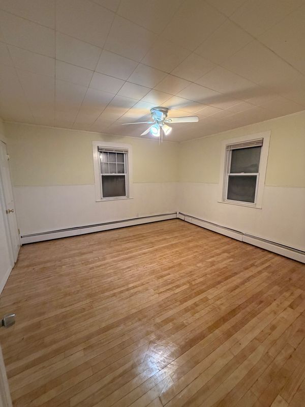 Building Photo - 28 1/2 Grove Street, #2