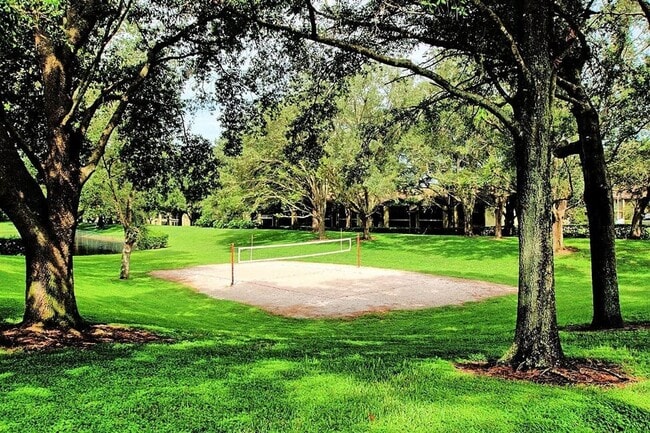 Building Photo - Nice 1 bed/ 1 bath second-floor condo at Lakewood Park Condominium