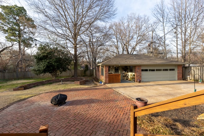 Building Photo - YOUR DREAM BACKYARD in Established East Memphis