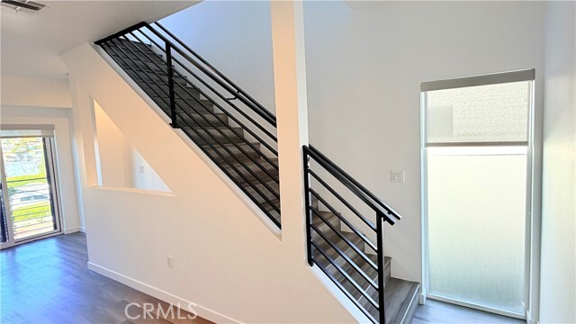 Building Photo - 1418 Cloverdale Ave