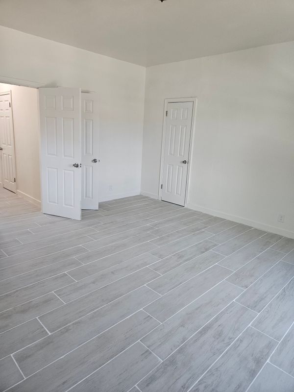 Building Photo - 7110 Somerset Blvd