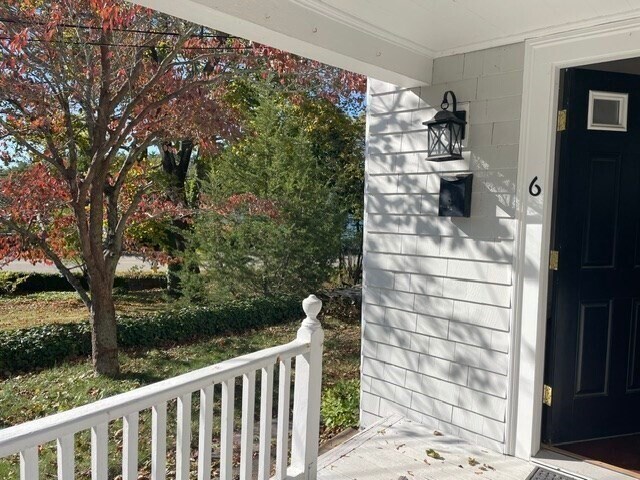 Building Photo - 6 Parker Ave