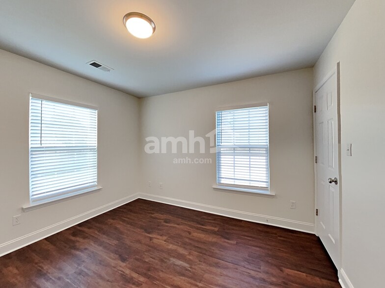 Building Photo - 15541 Normans Landing Dr