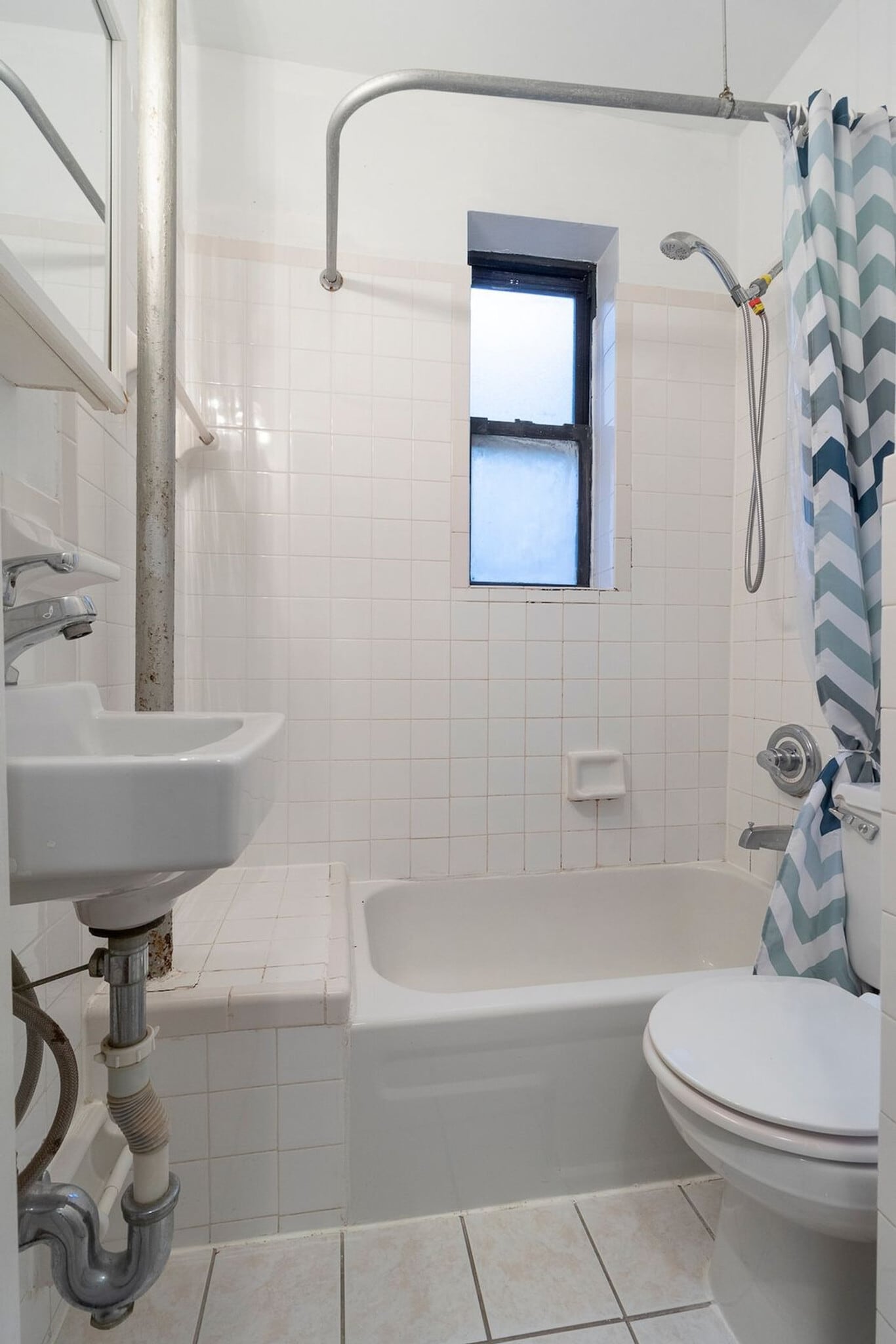 Building Photo - 1794 1st Ave