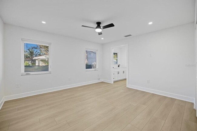 Building Photo - 328 Monet Dr