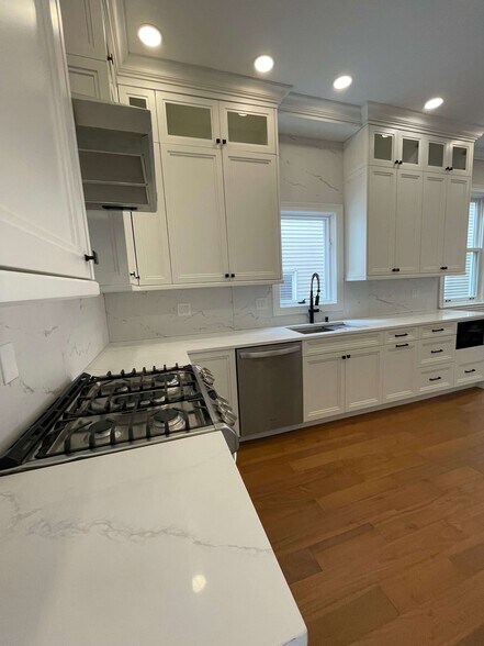 Building Photo - 3223 N Richmond St